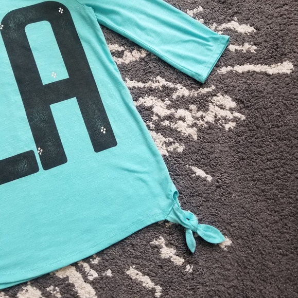 Cold shoulder blouse - Picture 3 of 4